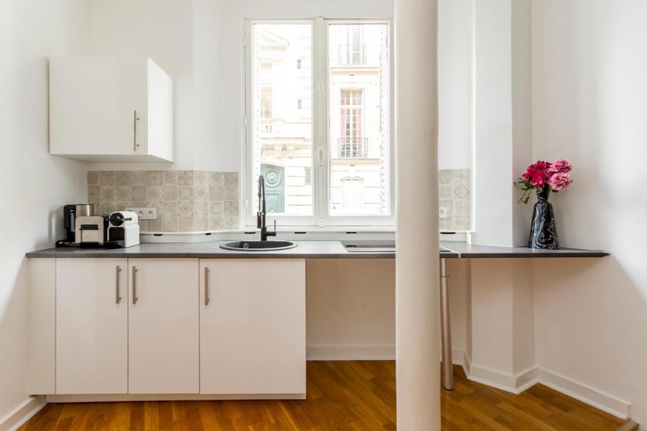 Cozy Apartment - Champs Elysees - Monceau Paris Exteriör bild